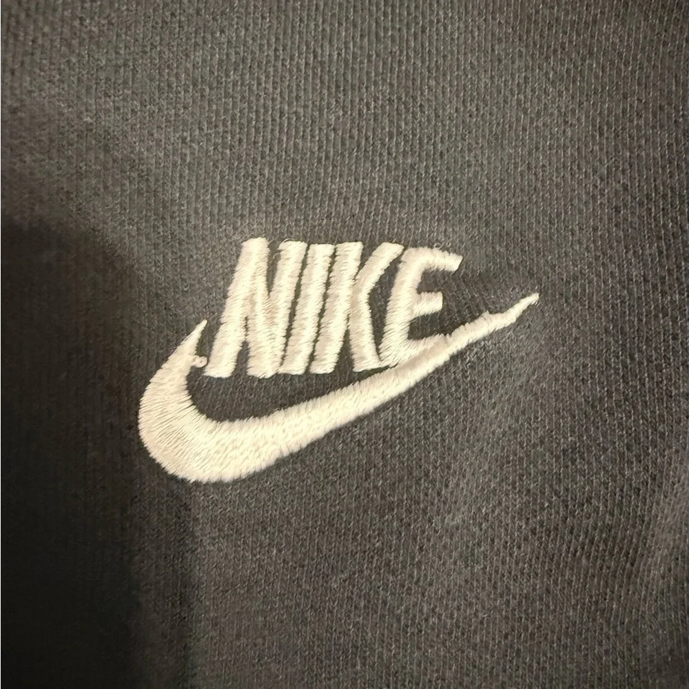 Nike Men's Black Crewneck Sweatshirt